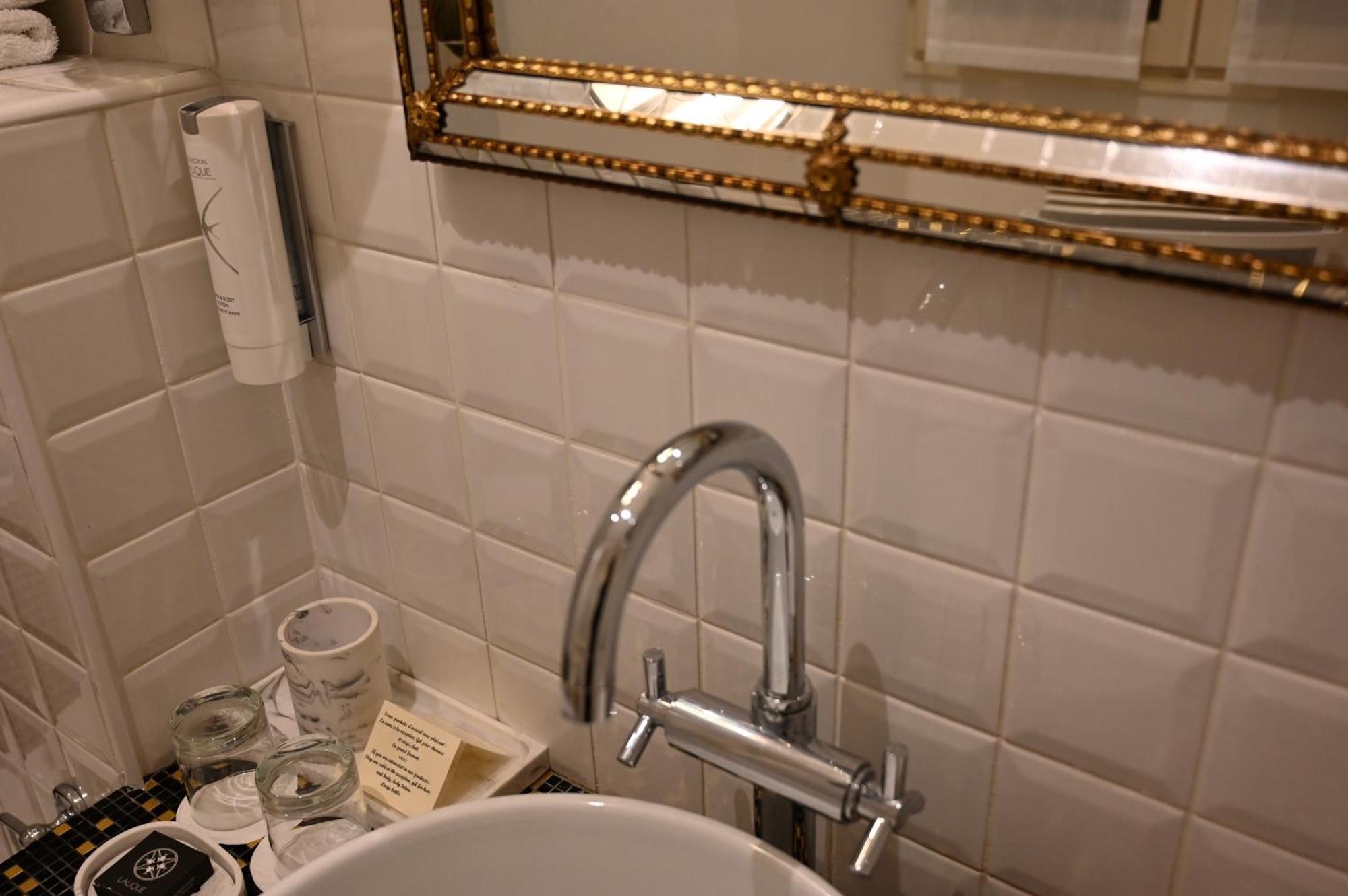 La Eugene Hotel